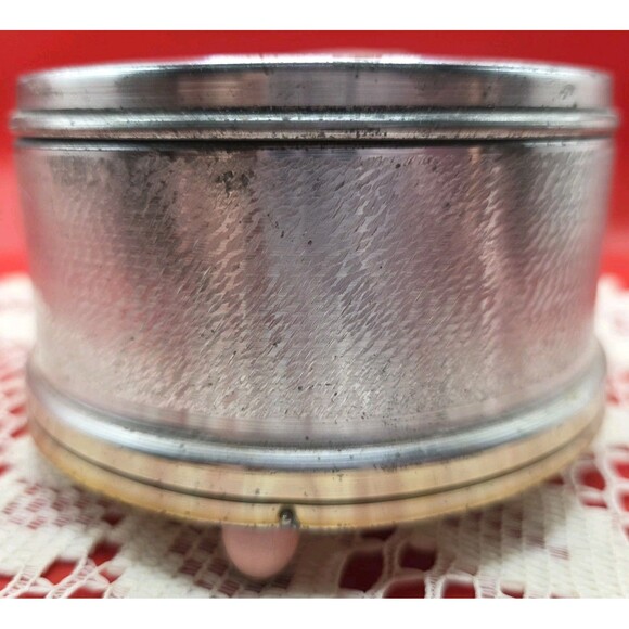 Vintage Musical Powder Box Puff  Round Aluminum Vanity Works ! - Picture 5 of 11